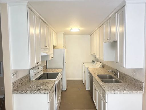 3BR 1.5BA 2-storey Townhome in Penasquitos! – photo 1