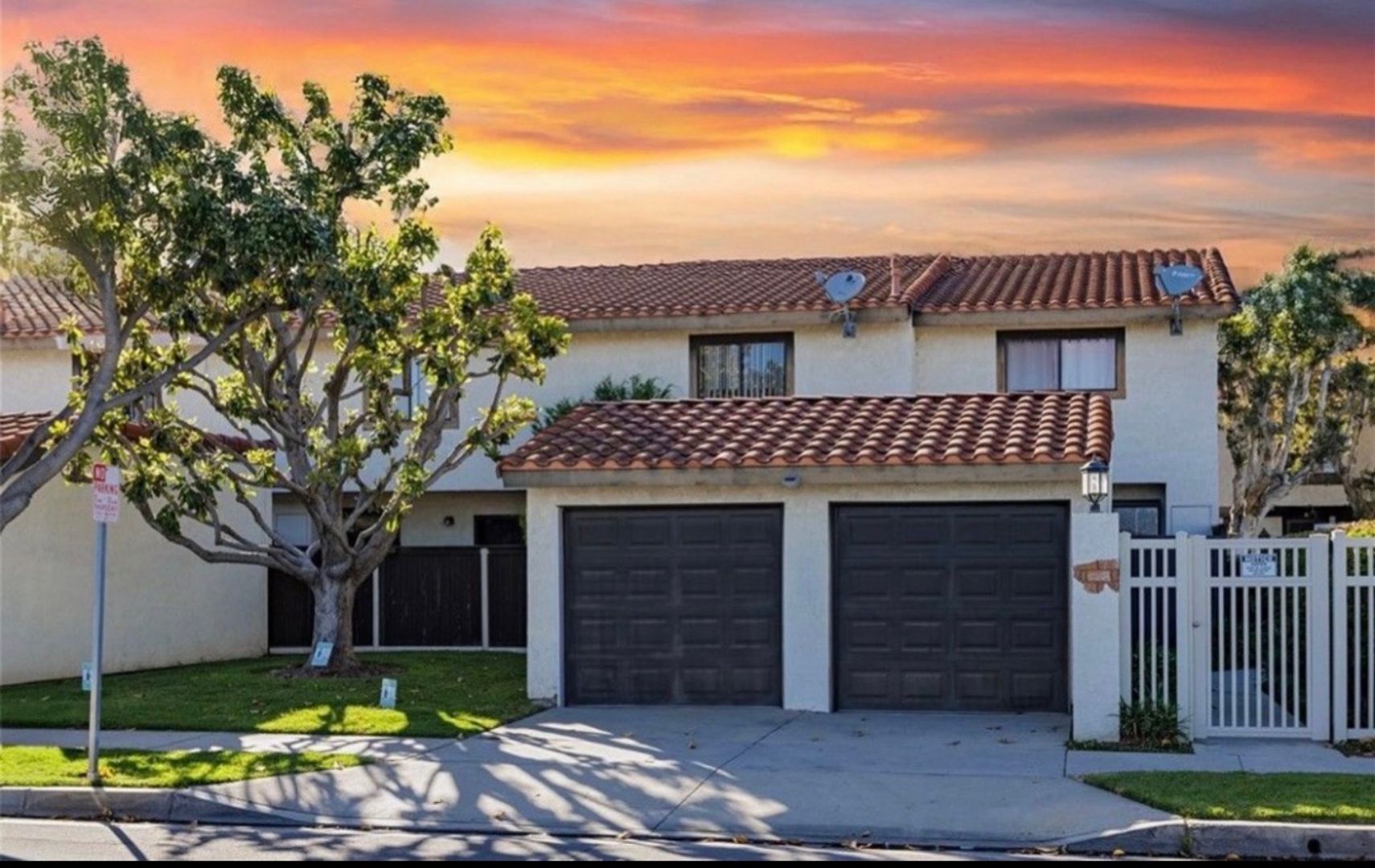 Tustin Townhome: 1102 San Juan Street, Unit A