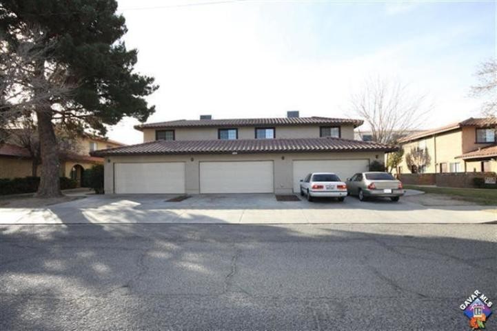 Lancaster Apartment: 1800 West Ave J-15