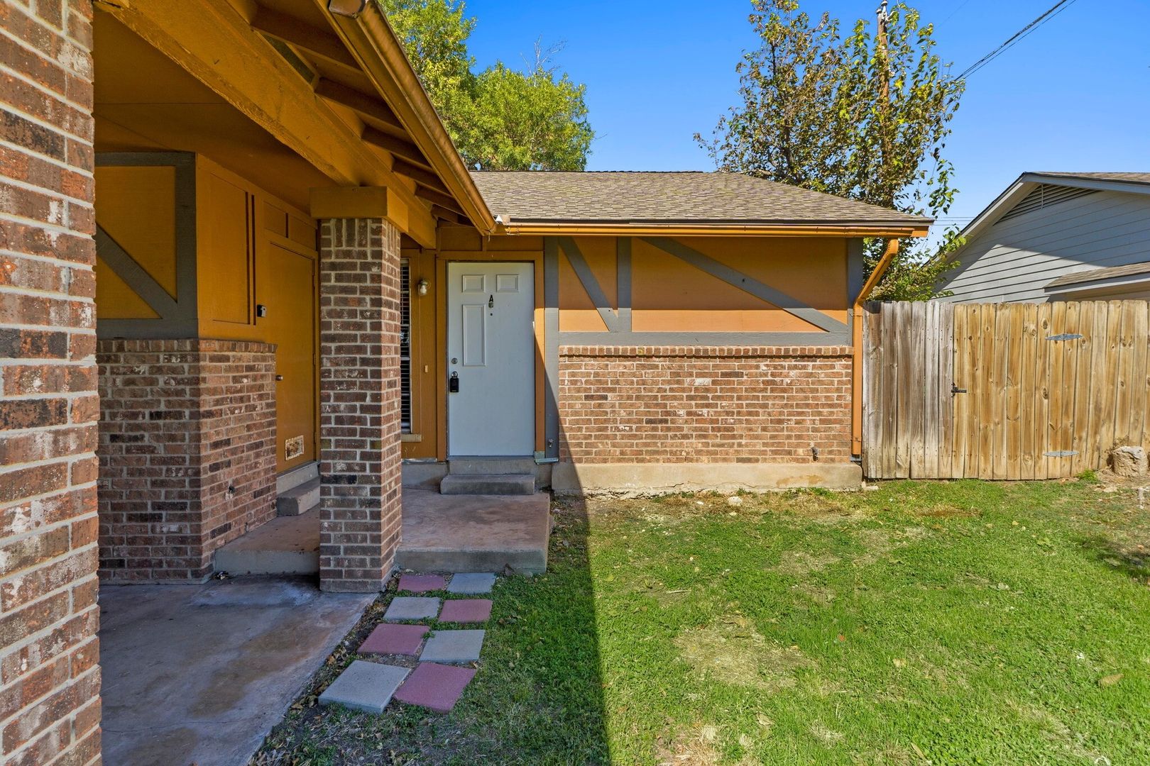 Round Rock Apartment: 1914 Nicole Cir