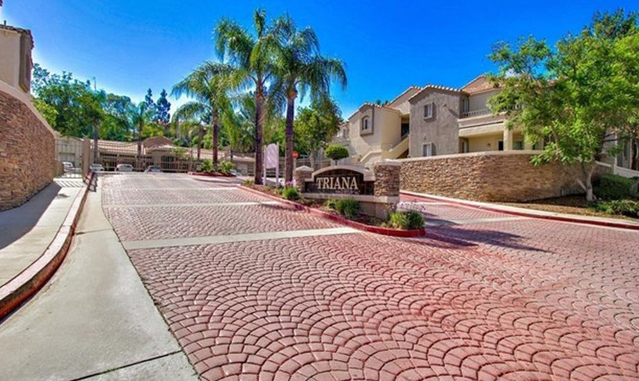 Corona Condo: 2040 Las Colinas Circle