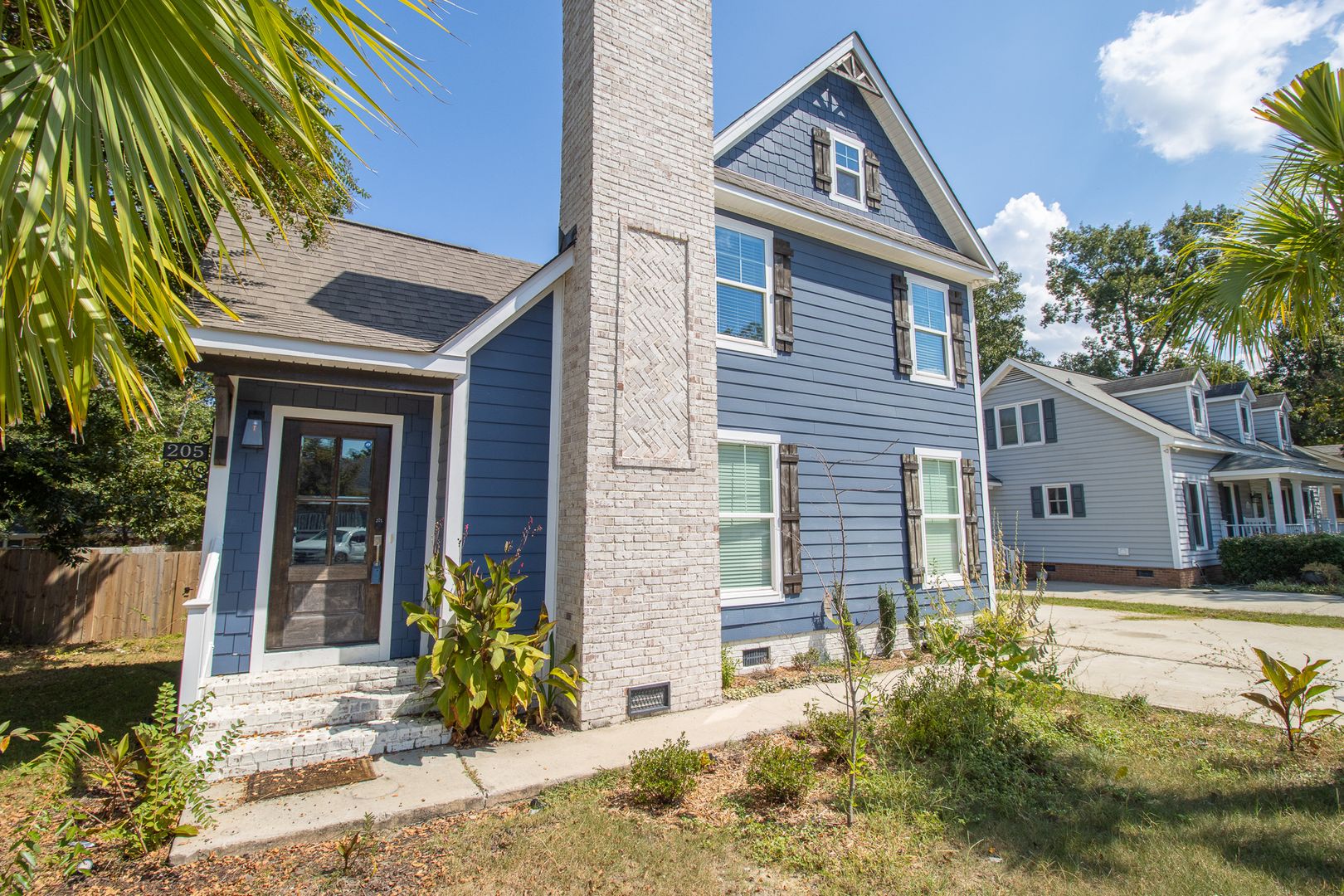 Lexington House: 205 Mansfield Circle