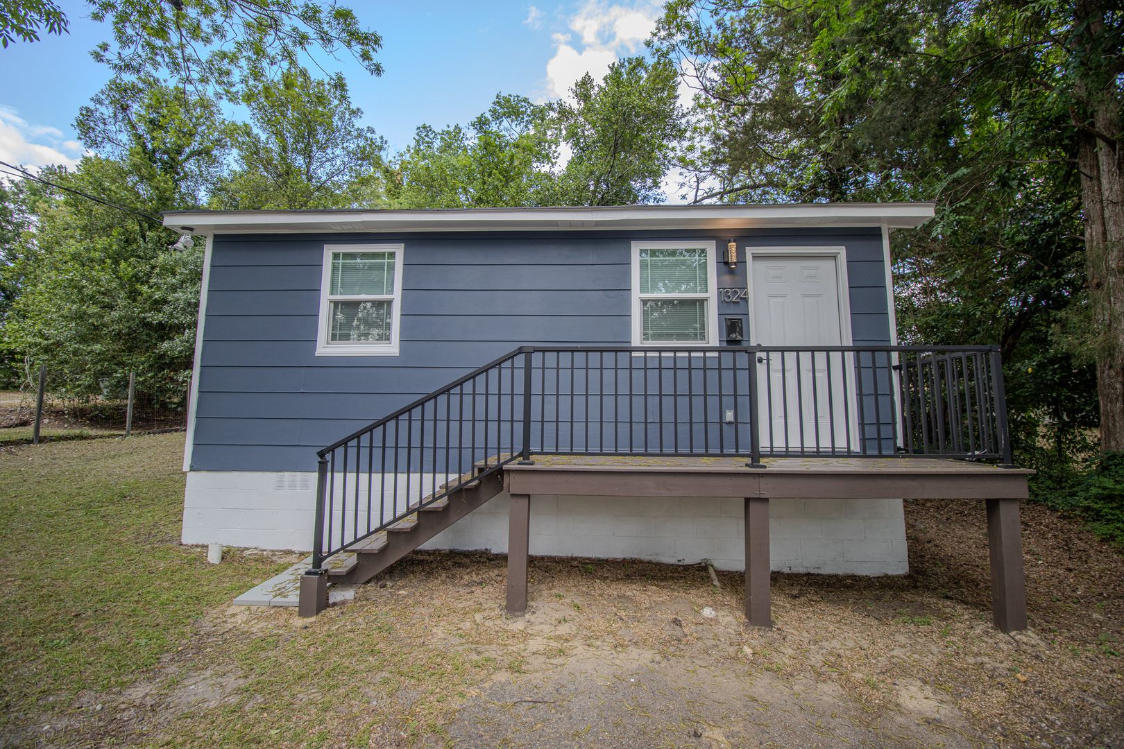 Columbia House: 1324 Lyon Street