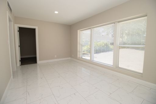 4-Bedroom, 2-Bath 3 minutes to USC School of Law **Last One! Don't miss out!** – photo 1