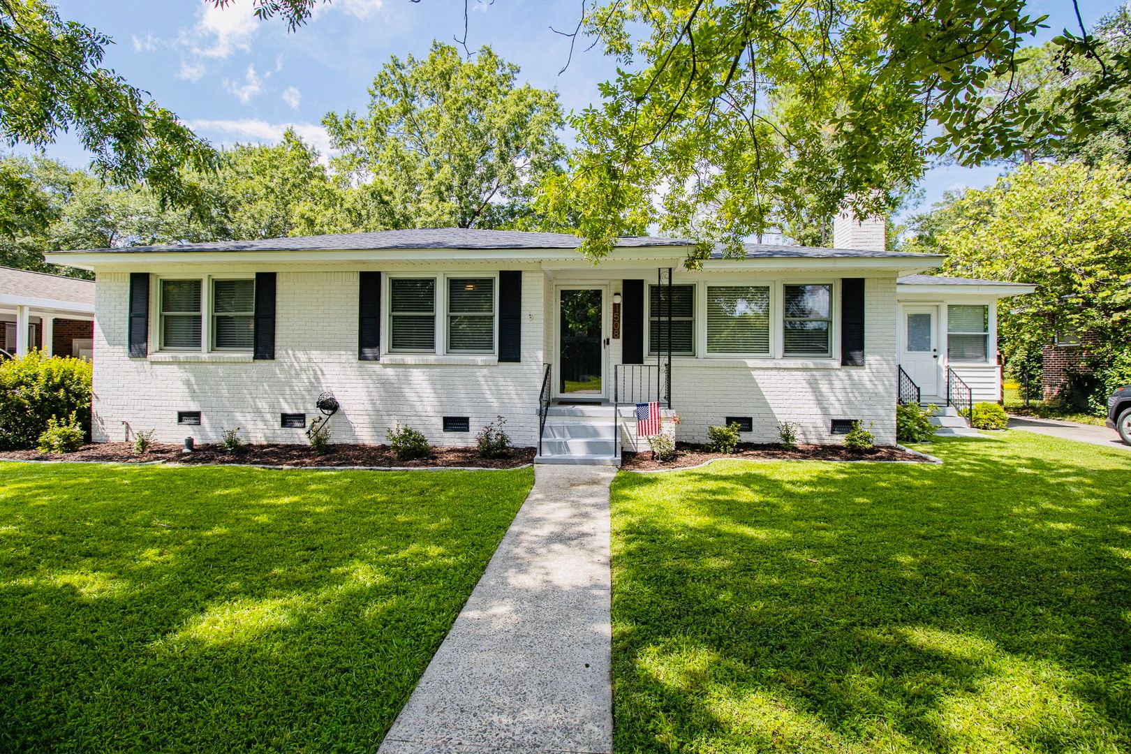 West Columbia House: 1508 Hollyberry Lane