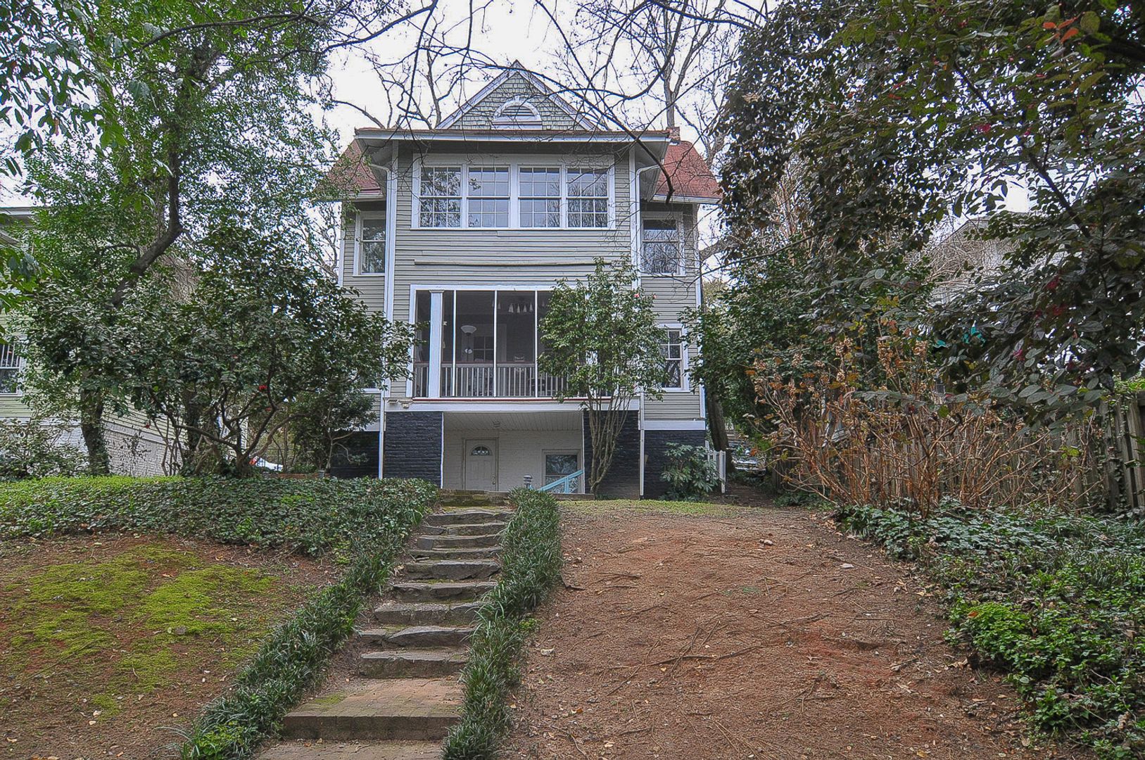 Columbia House: 1012 1/2 Laurens Street