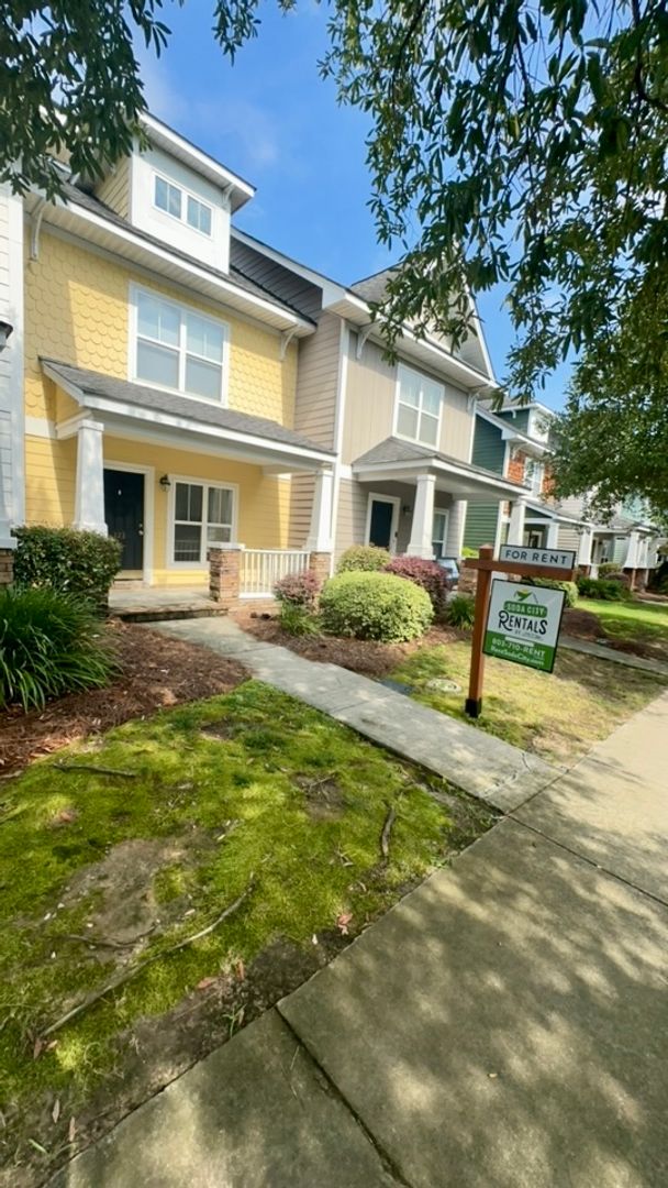 Columbia Townhome: 223 Forest Green Drive