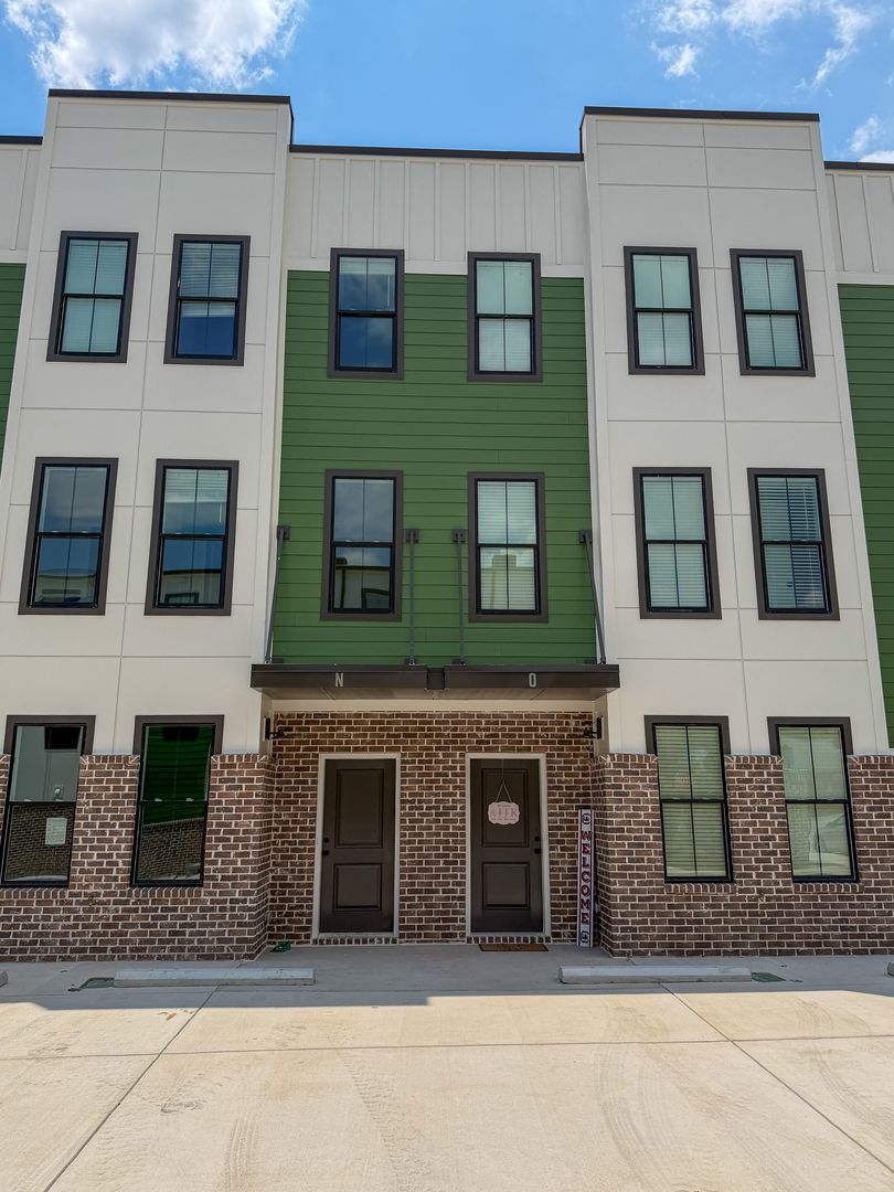 609 South Edisto Avenue Unit I 2 of 12