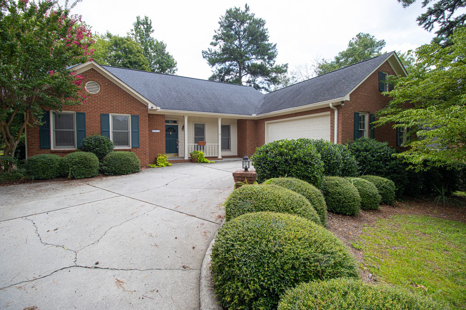 Columbia House: 2220 Montclair Drive