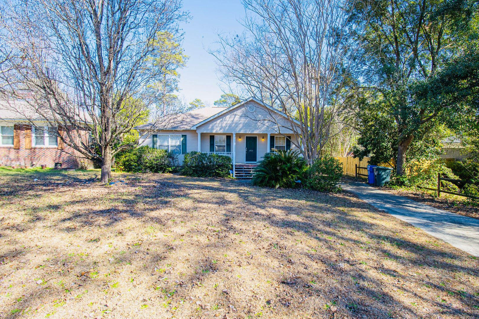 Columbia House: 3931 Hickory Street