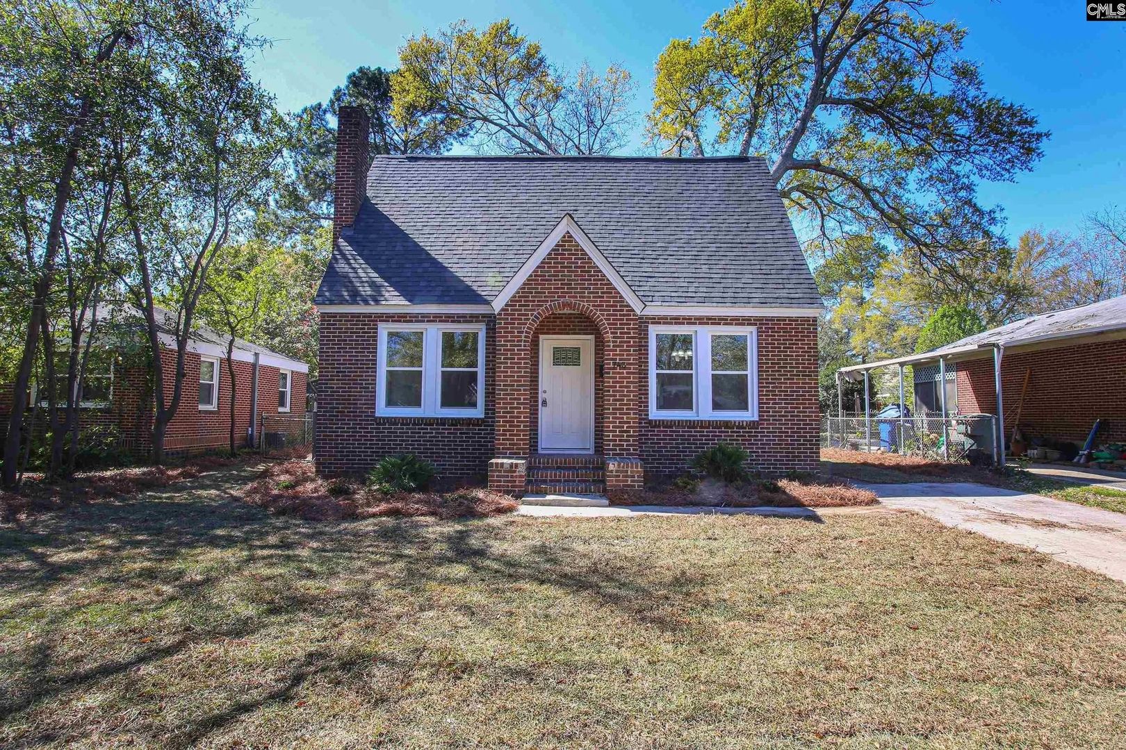 Columbia House: 743 Pembroke Avenue