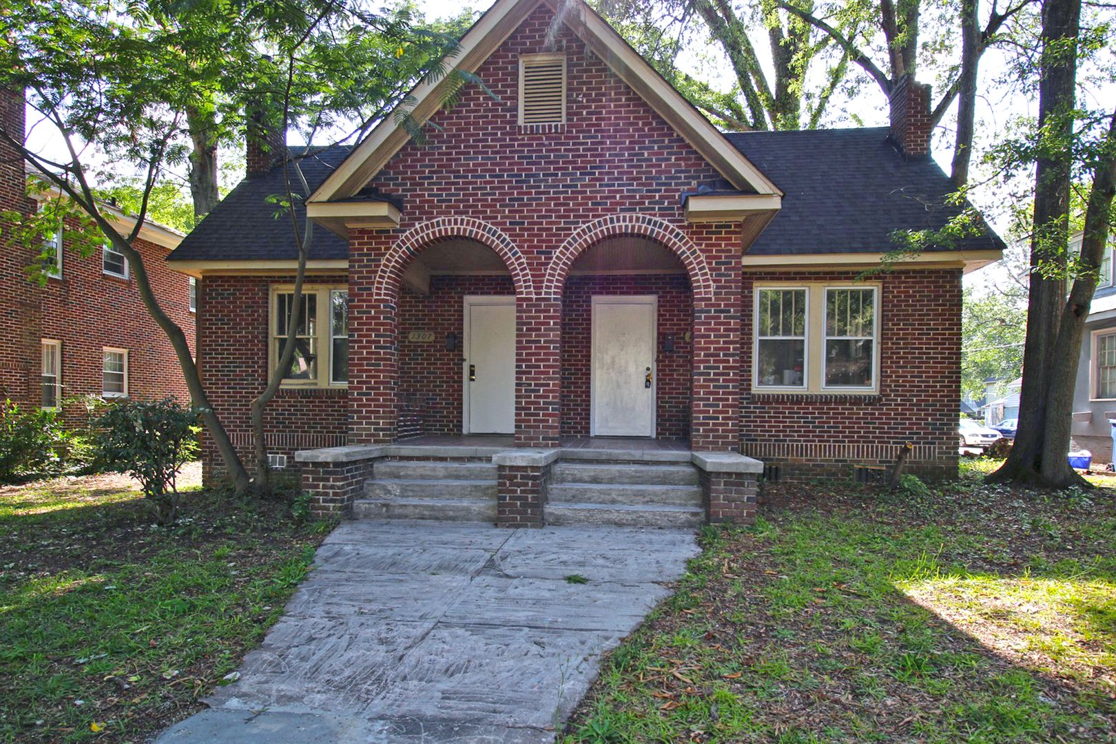 Columbia House: 1307 Maple Street