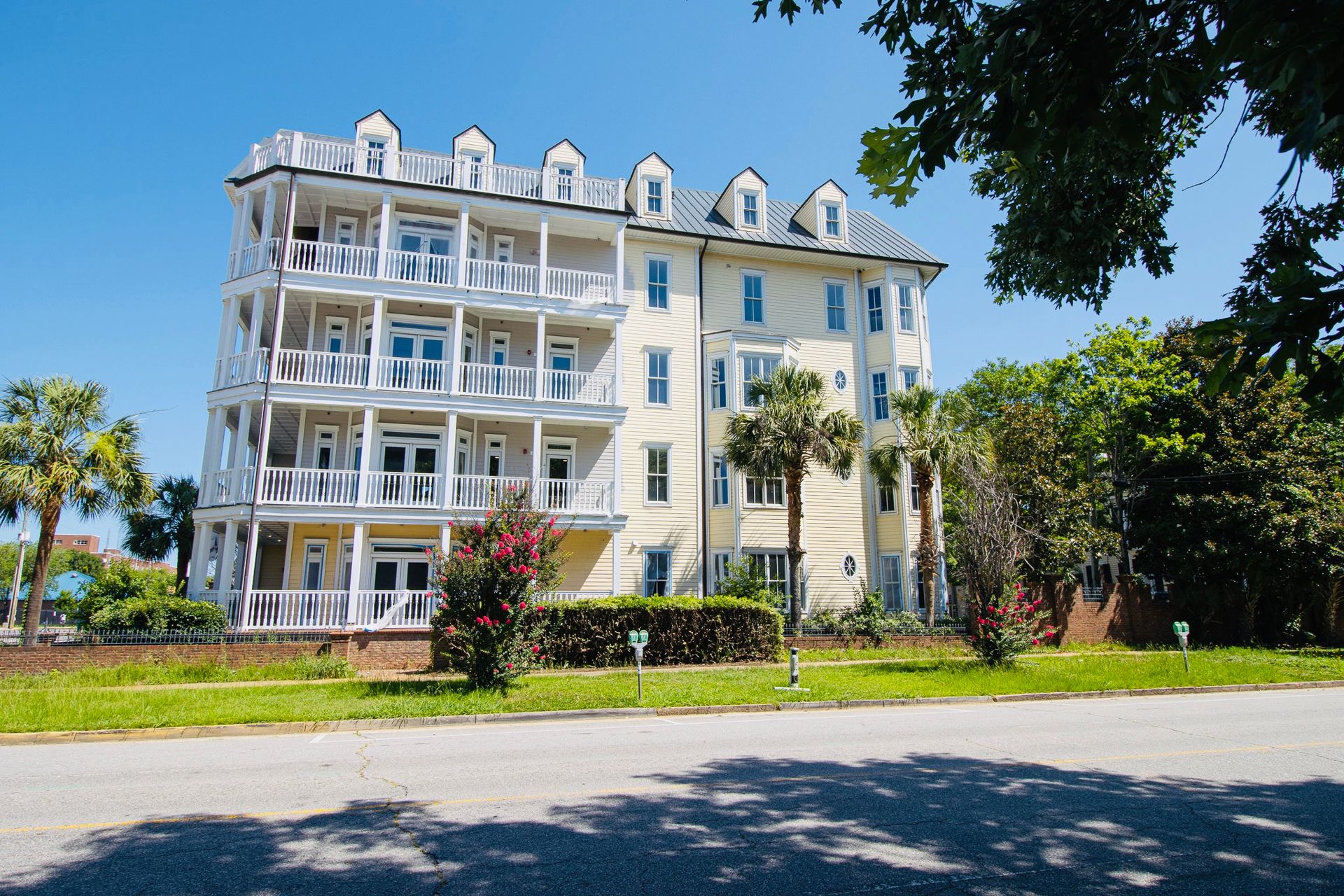 Columbia Apartment: 1303 Blanding Street