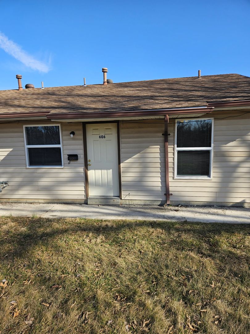 De Soto Apartment: Moulton St./E. Plattin St./Kennett St.