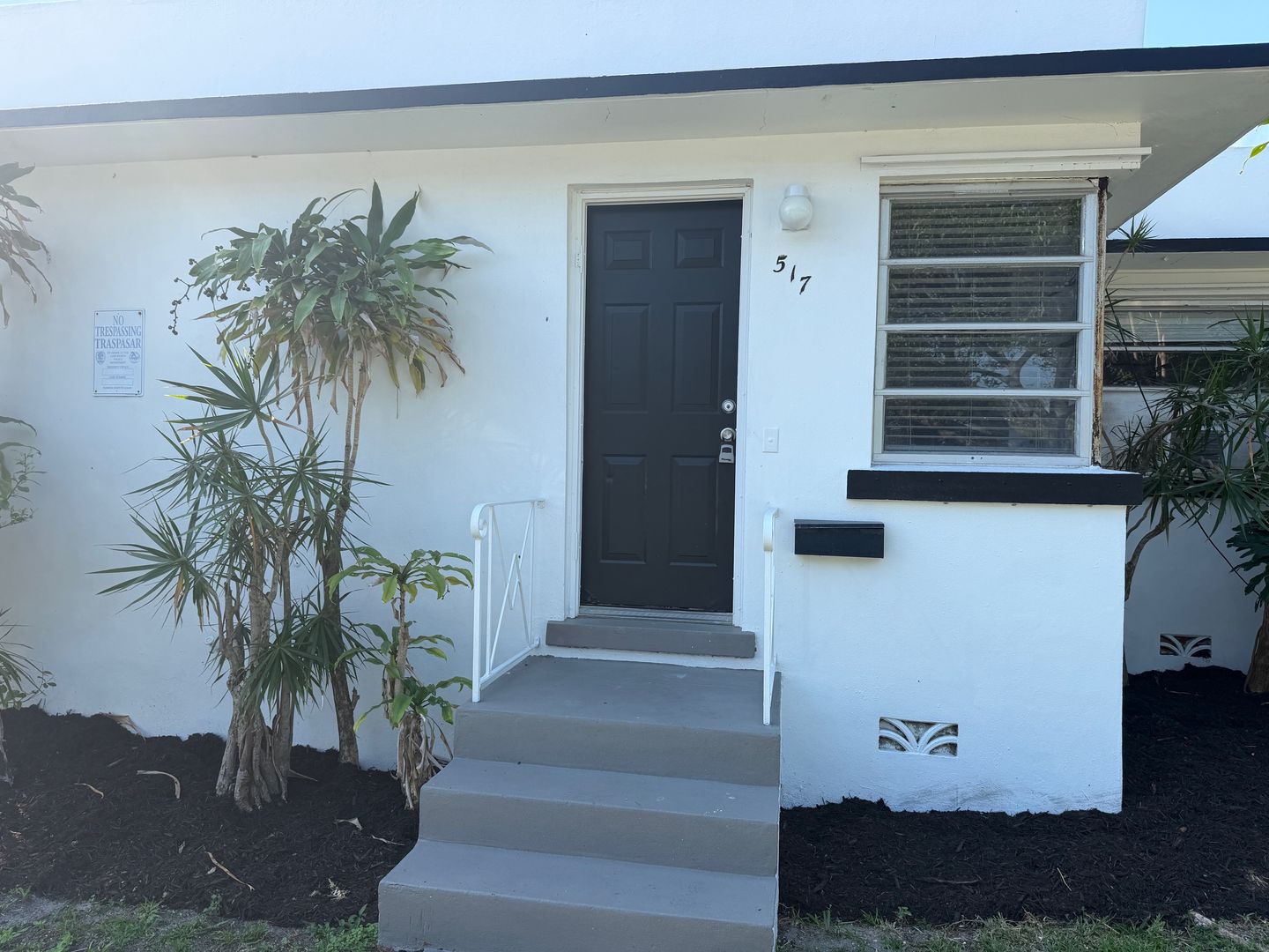 Lake Worth Apartment: 511 - 526 6th Ave North