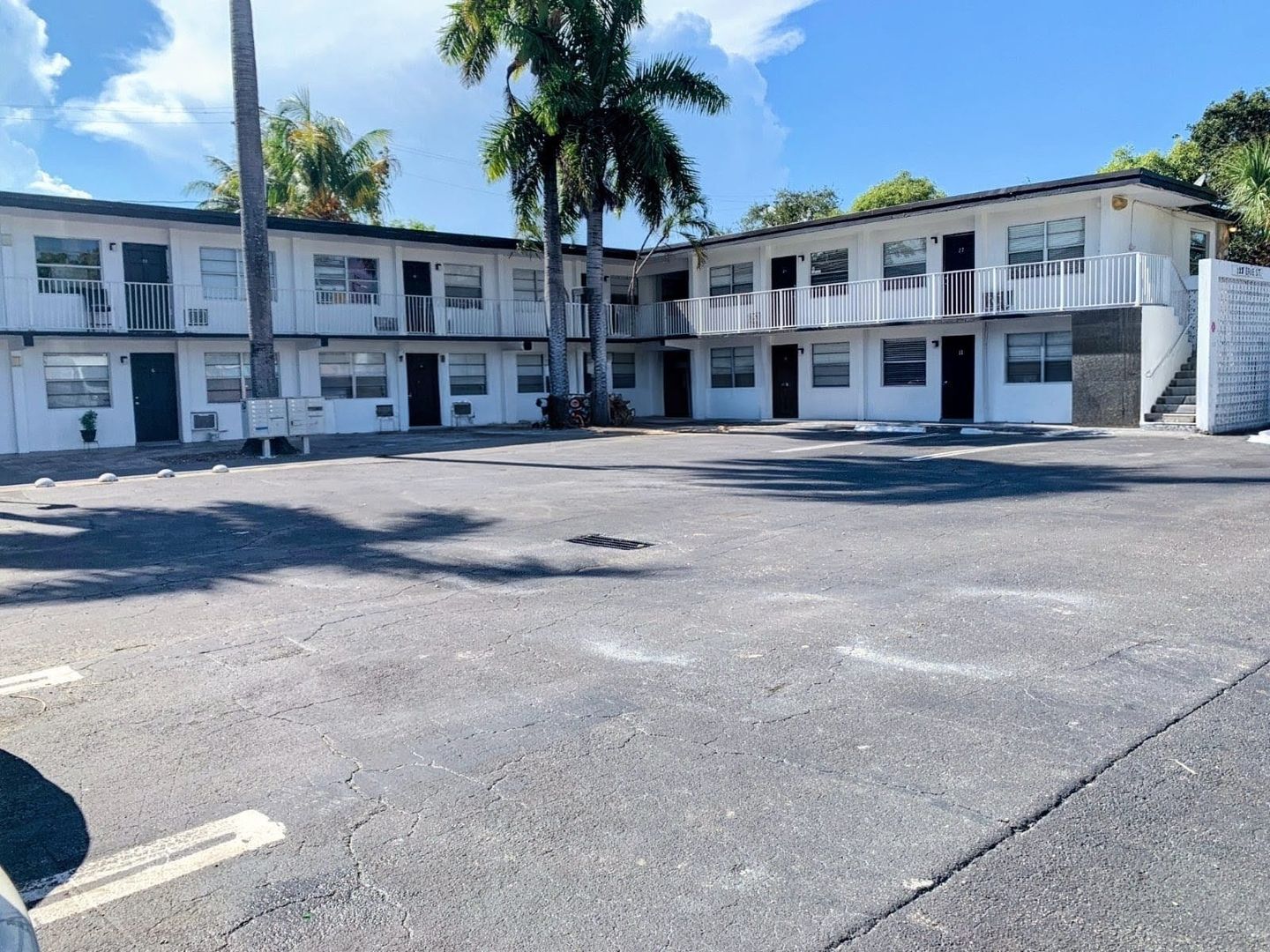 Lake Worth Apartment: 123 Erie St