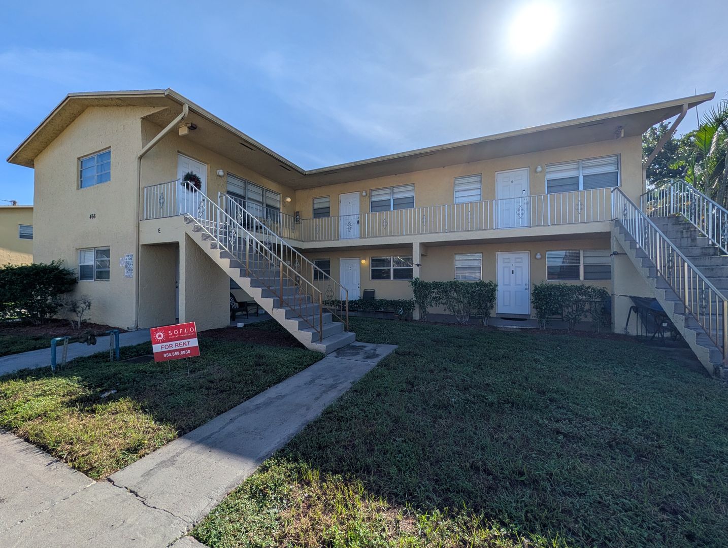 Coconut Creek Apartment: 466 Sunshine Dr