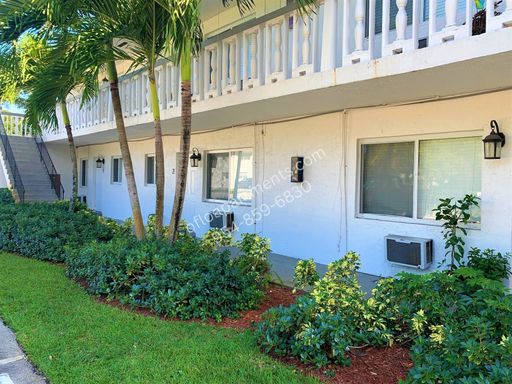 Spacious 2 bedrooms 1 bath – photo 1