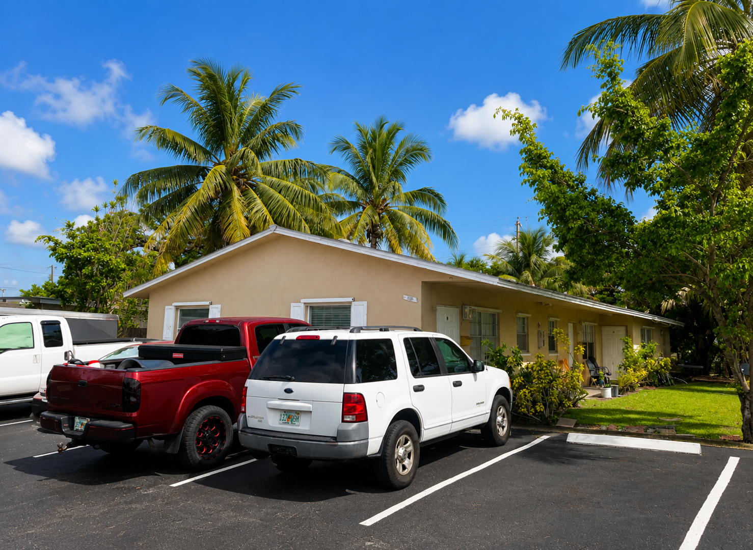 Oakland Park Apartment: 200 NW 43 Ct
