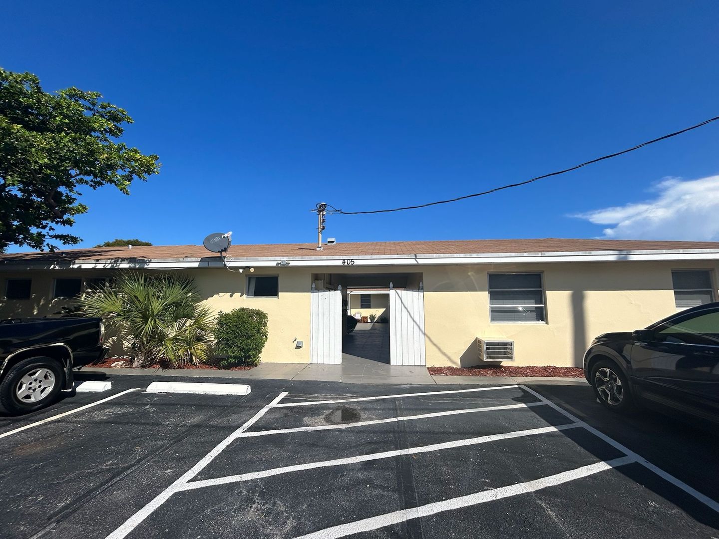 Lake Worth Apartment: 405 6th Ave South