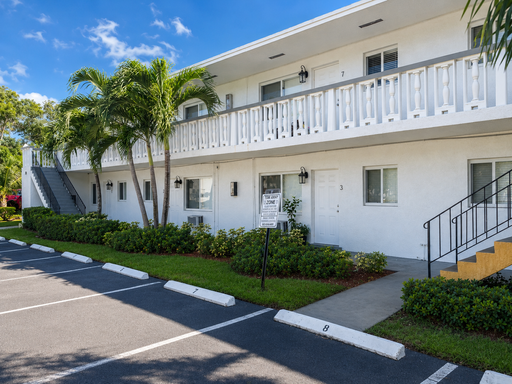 Move-In Special – Limited Time Only! Secure your new home with just first month’s rent and $995 deposit (with qualifying credit score) – photo 1