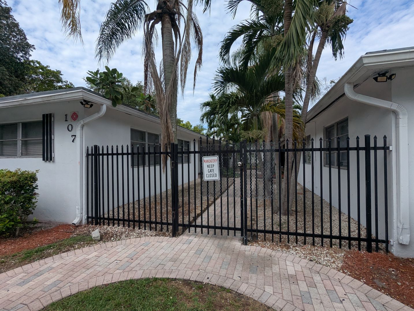 Ft. Lauderdale Apartment: 107 SW 18th Ave