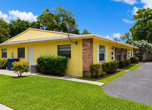 Move-In Special – Limited Time Only! Secure your new home with just first month’s rent and $995 deposit (with qualifying credit score) – photo 1