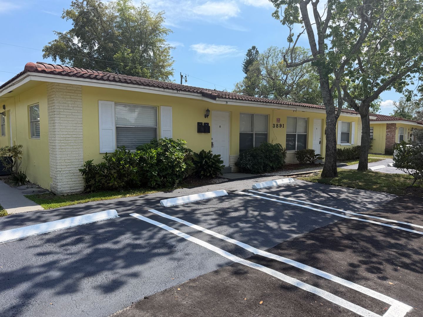 Coral Springs Apartment: 3891 Riverside Dr