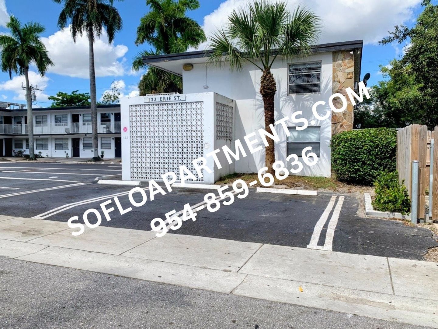 Lake Worth Apartment: 123 Erie St