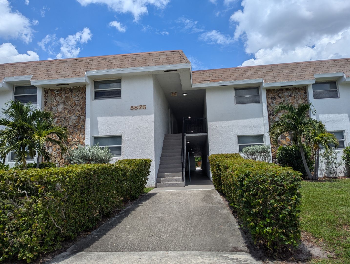 Davie Apartment: 5875 SW 41 St