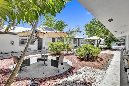 Move-In Special – Limited Time Only! Secure your new home with just first month’s rent and $995 deposit (with qualifying credit score) – photo 1
