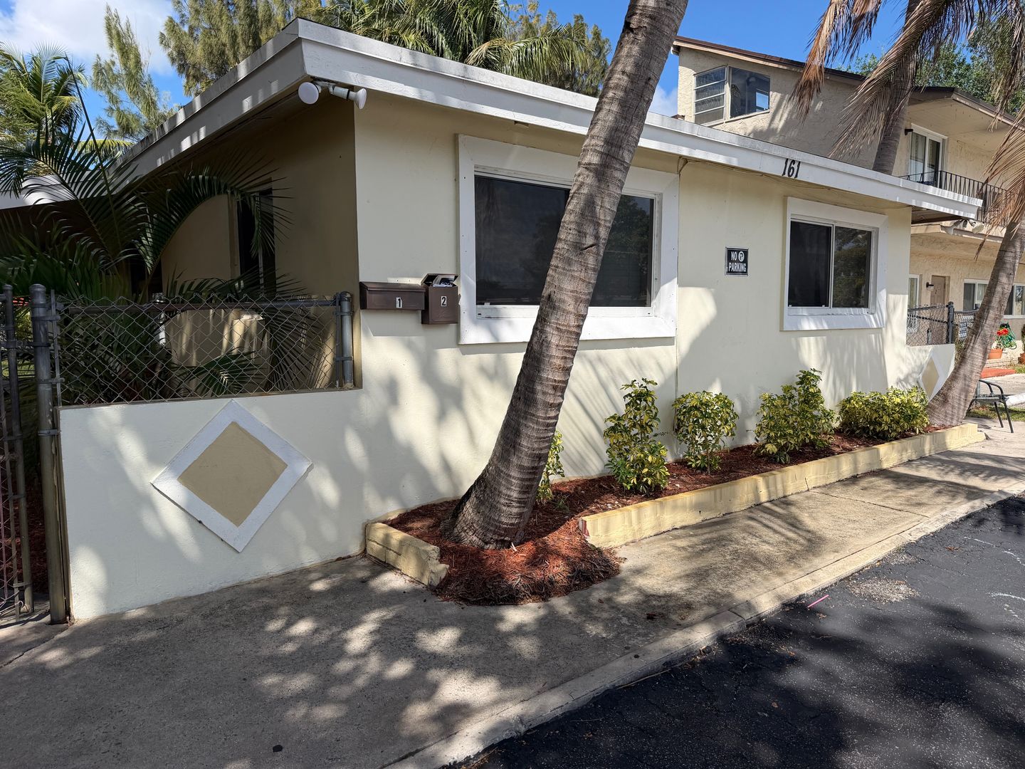 Oakland Park Apartment: 161 NW 43 Ct