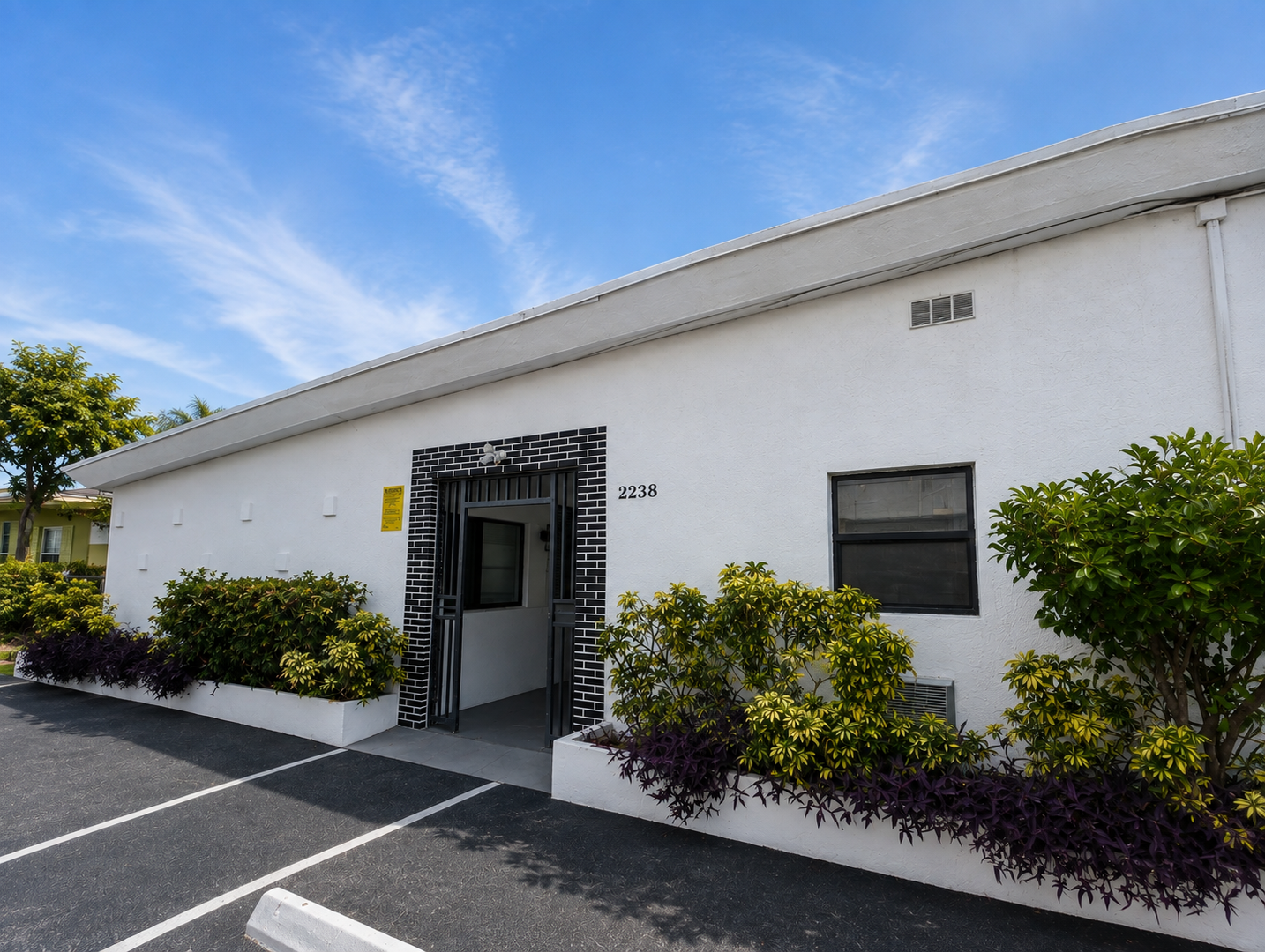 Hollywood Apartment: 2238 Fillmore St