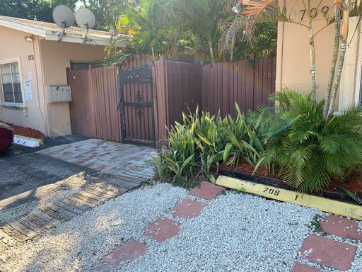 Move-In Special – Limited Time Only! Secure your new home with just first month’s rent and $995 deposit (with qualifying credit score) – photo 1