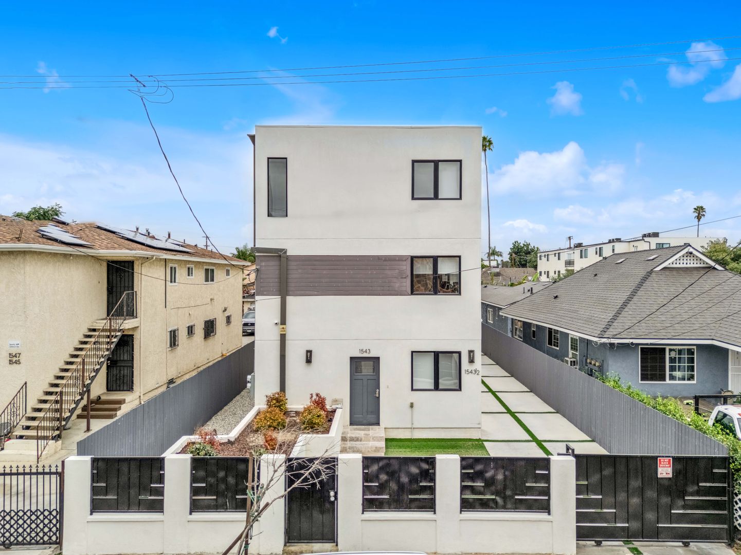 Los Angeles Apartment: 1543 W. 37th Pl