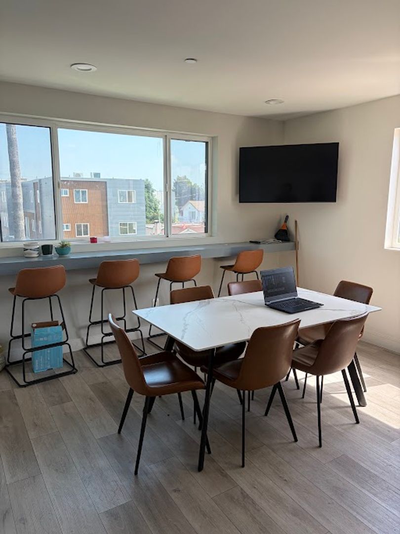 Work space at Soho Investment Group- 1458