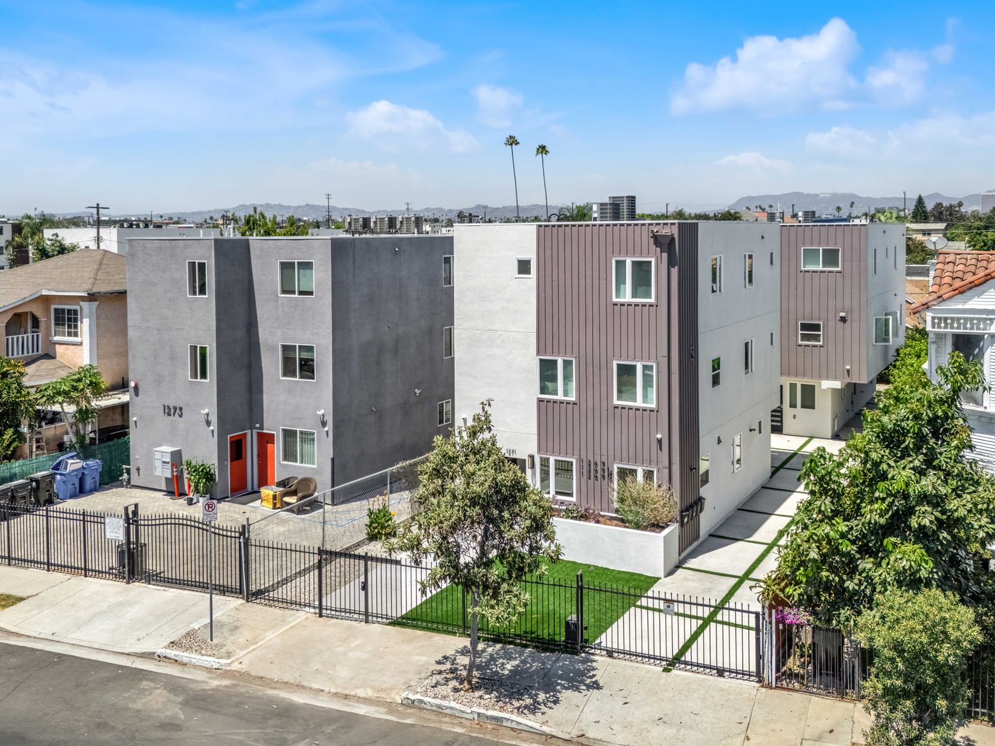 Los Angeles Apartment: 1269 W 36th St.