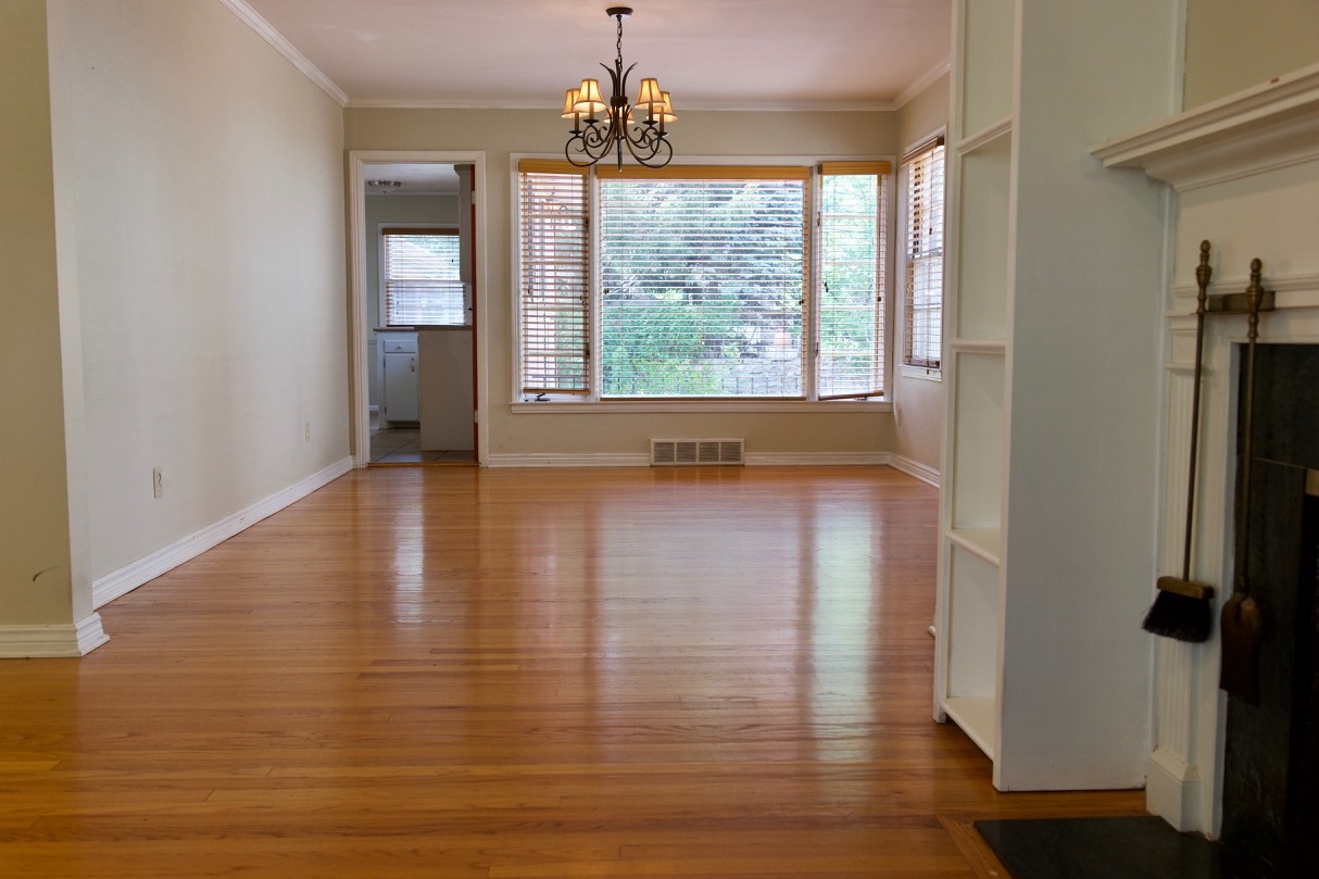 Kansas CIty Apartment: 429 East Meyer Boulevard