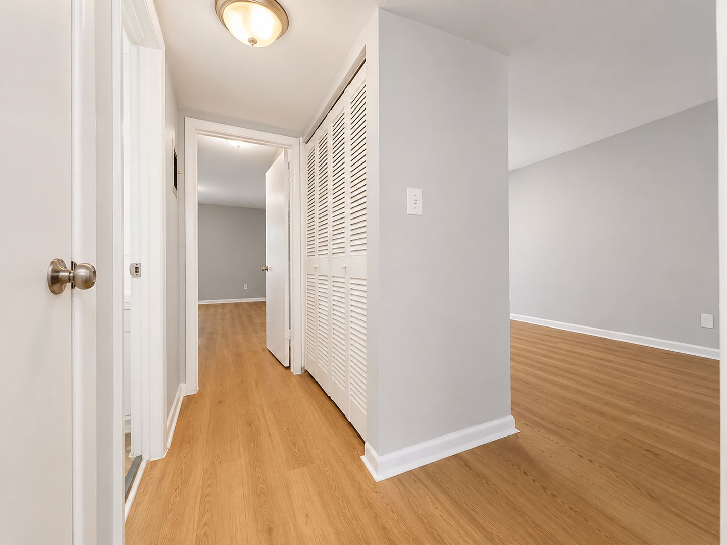 Fairfield Apartment: 412 Fairfax Drive