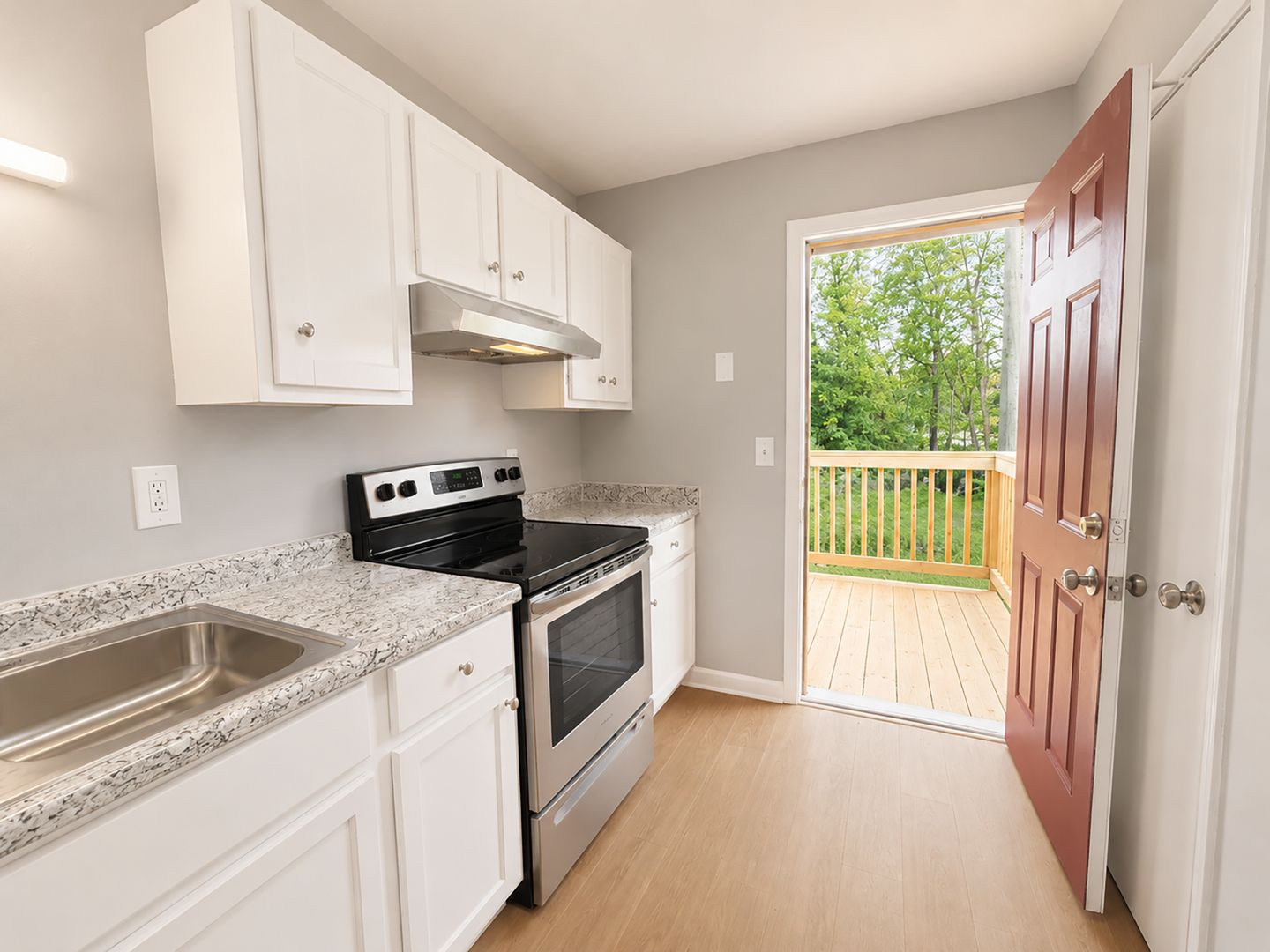 Fairfield Apartment: 412 Fairfax Drive