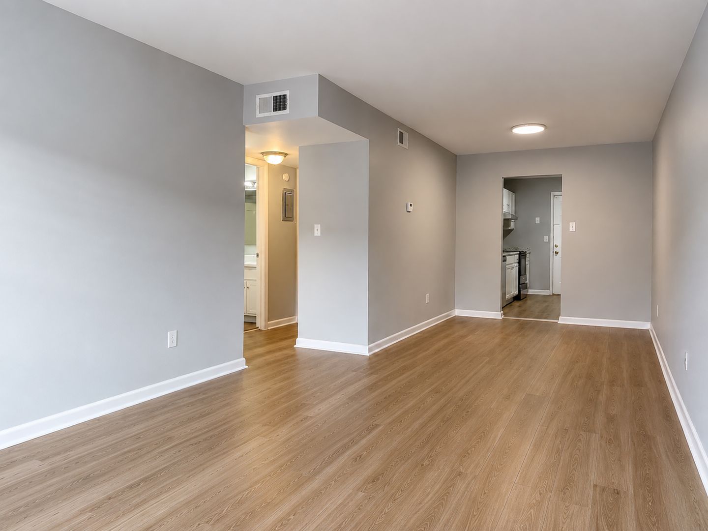 Fairfield Apartment: 412 Fairfax Drive