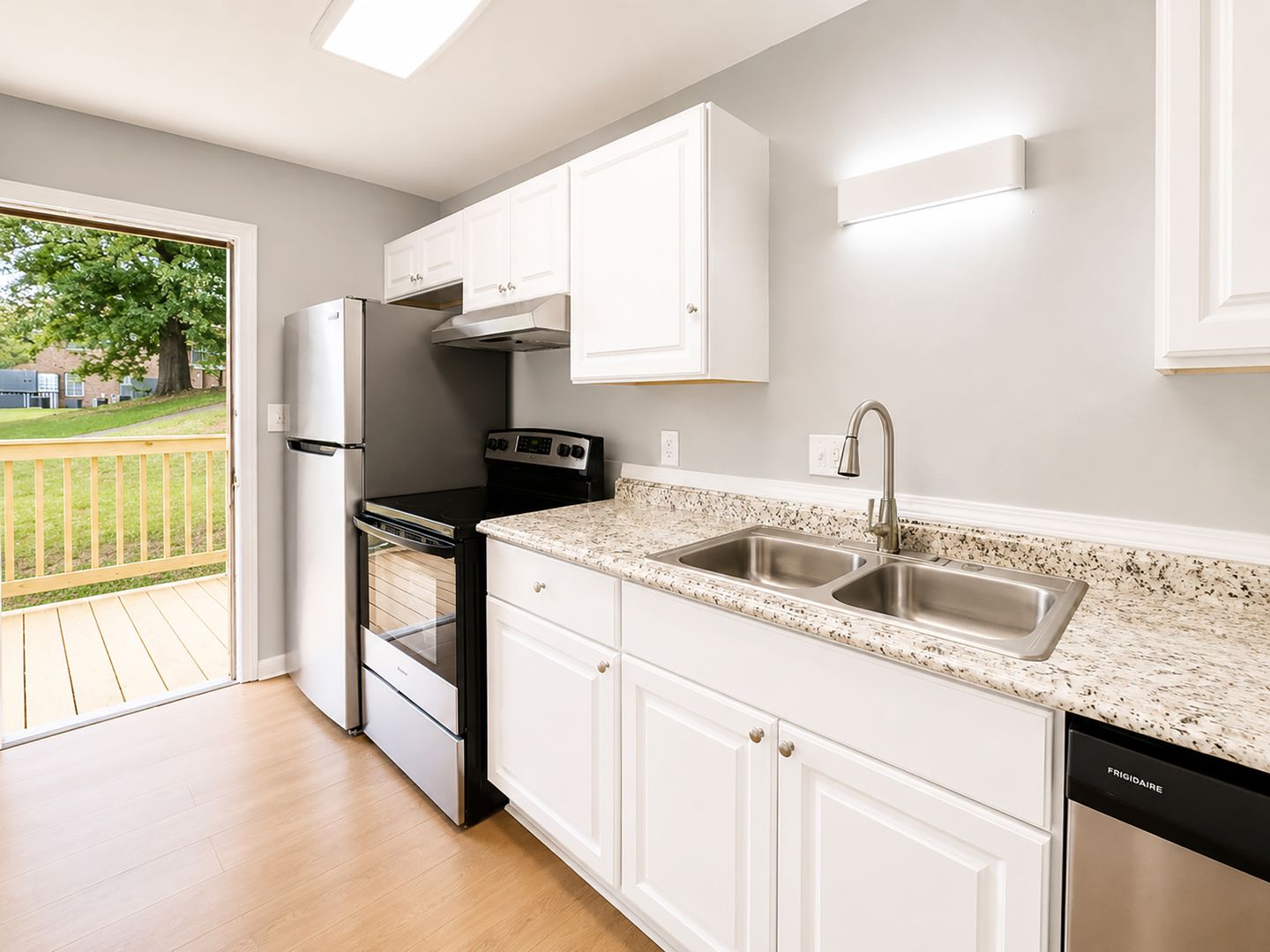 Fairfield Apartment: 412 Fairfax Drive