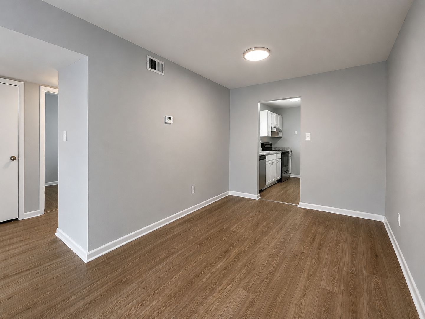Fairfield Apartment: 412 Fairfax Drive