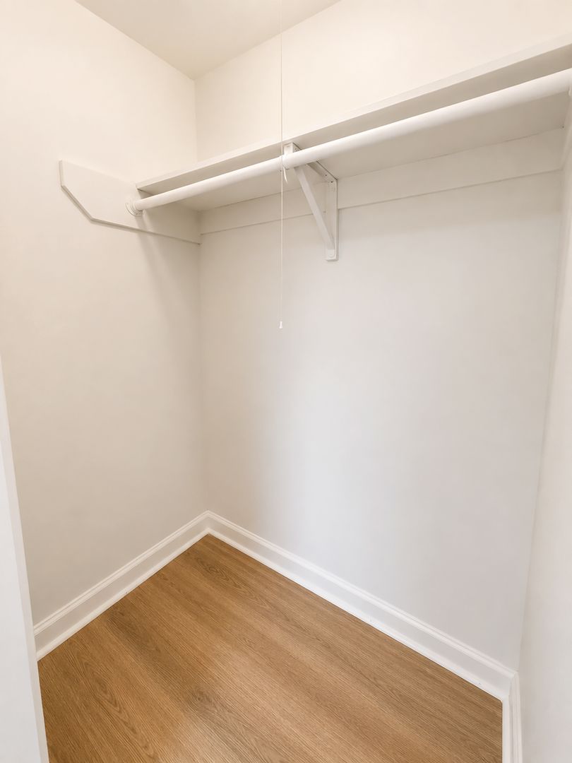 Fairfield Apartment: 412 Fairfax Drive