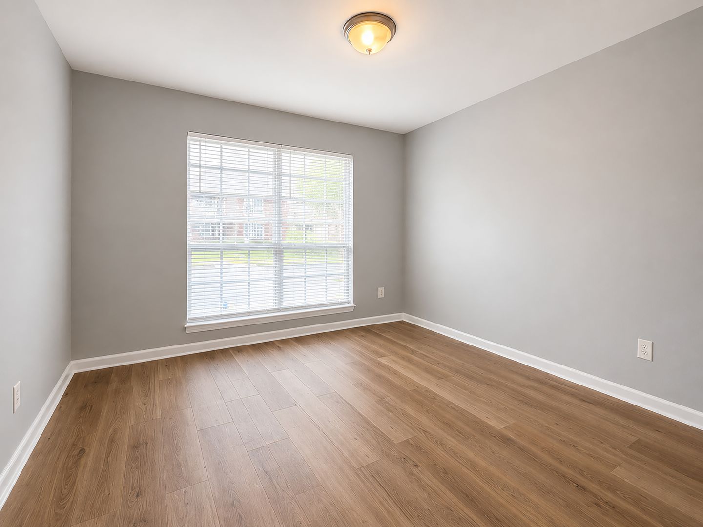 Fairfield Apartment: 412 Fairfax Drive