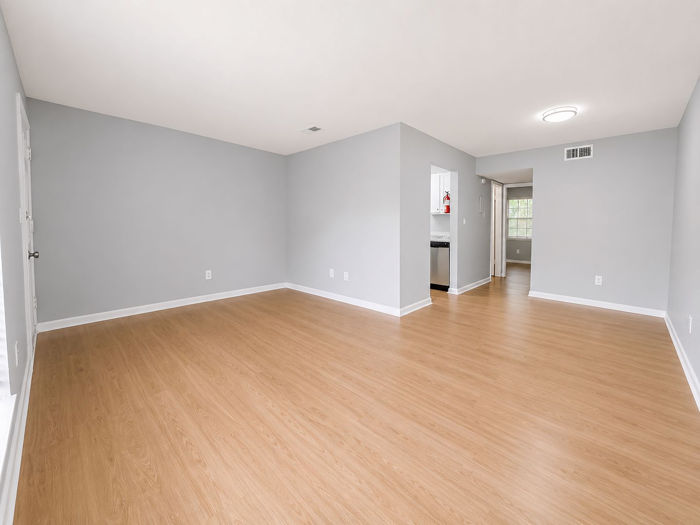Fairfield Apartment: 412 Fairfax Drive