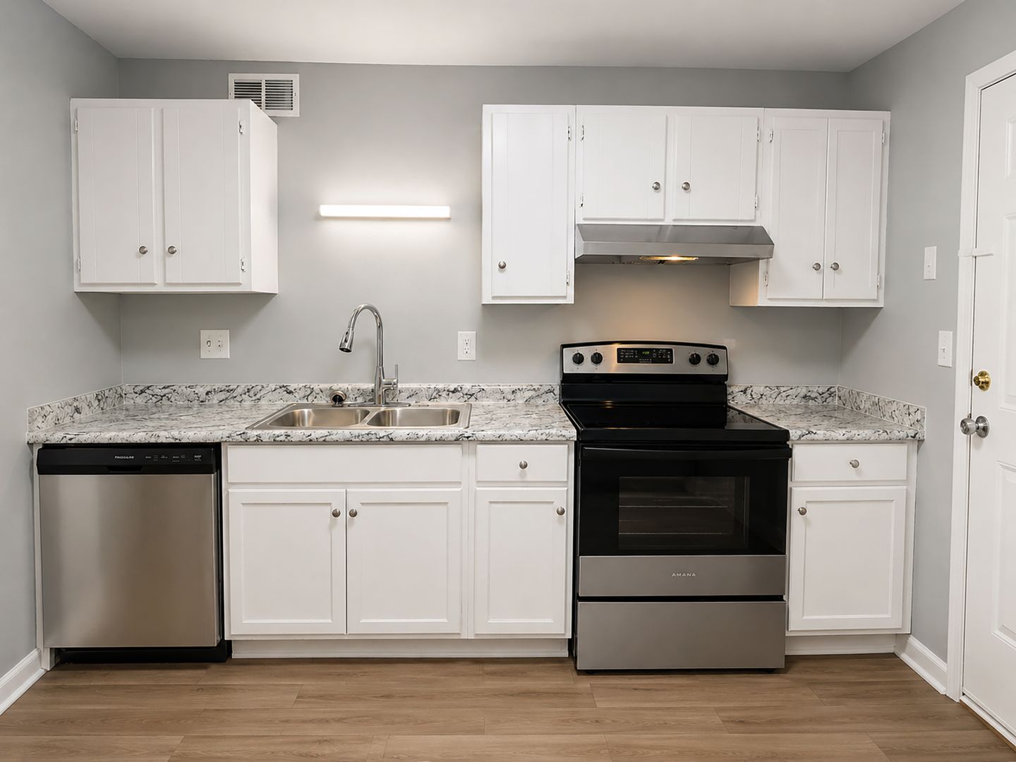 Fairfield Apartment: 412 Fairfax Drive