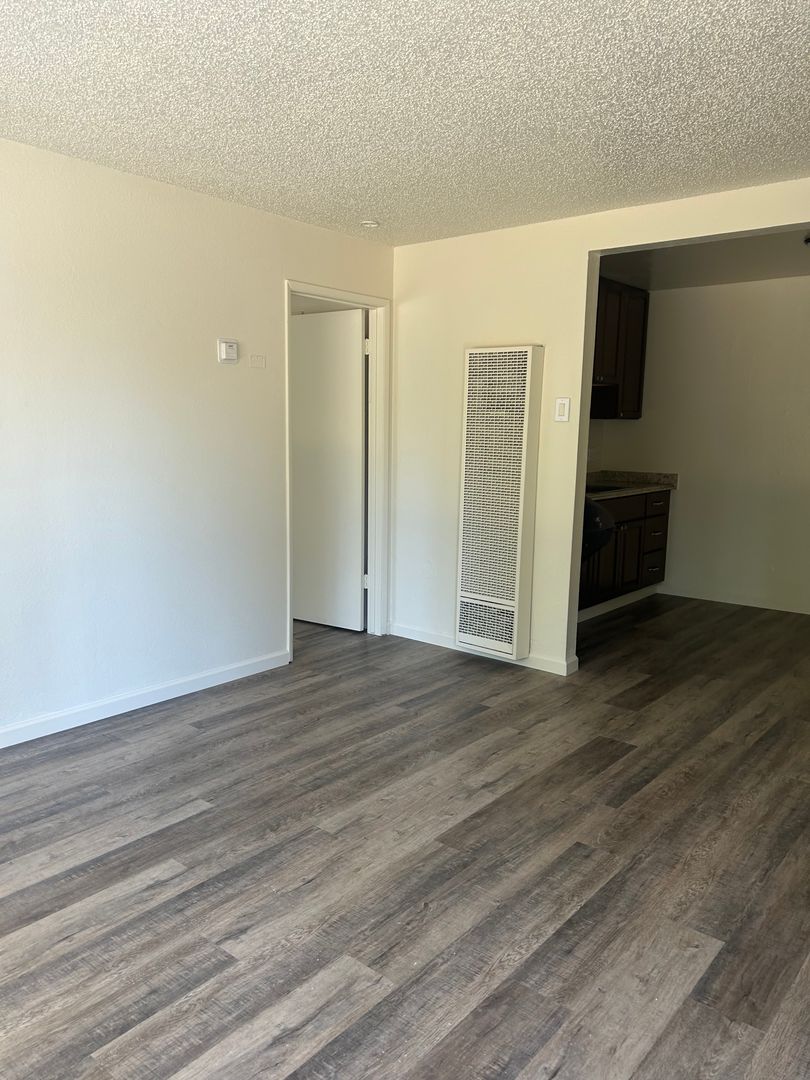 Fairfield Apartment: 1955 Grande Cir.