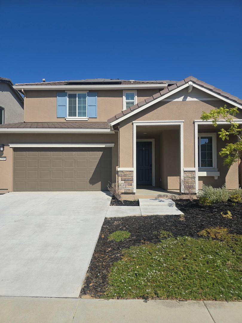 Fairfield House: 2940 Sugar Pine St