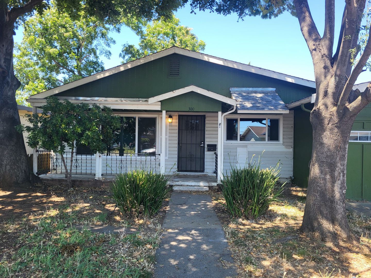 Fairfield House: 300 Utah St.